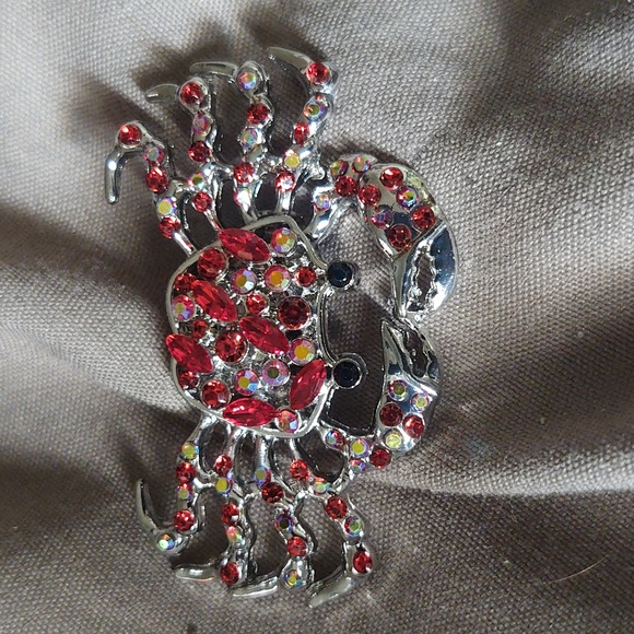 Red Rhinestone Crab Brooch - Picture 2 of 4